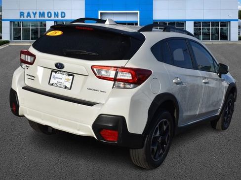 Used 2018 Subaru Crosstrek 2.0i Premium image 3