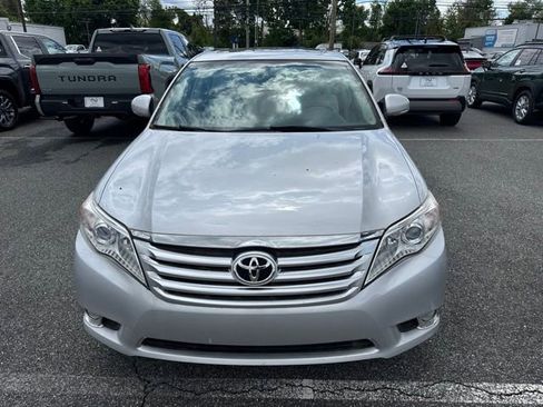 Used 2011 Toyota Avalon Limited FWD image 2