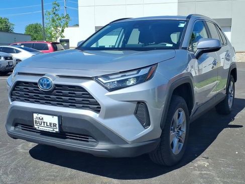 Used 2024 Toyota RAV4 LE AWD/4WD image 2