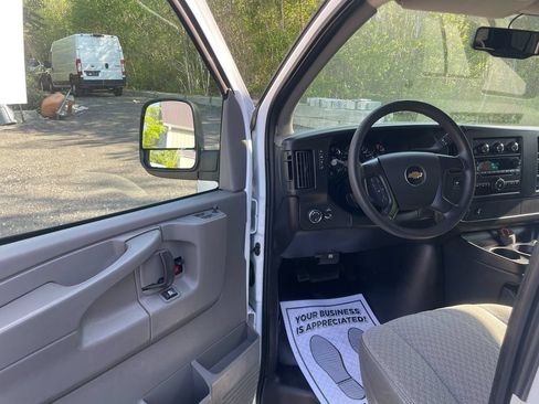 Used 2014 Chevrolet Express 3500 LS RWD image 10