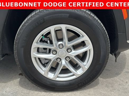 Used 2025 Jeep Grand Cherokee L Laredo RWD image 33