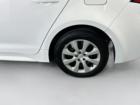 Used 2024 Toyota Corolla LE FWD image 11