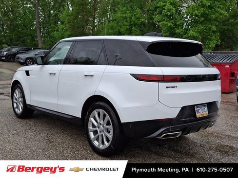 Used 2025 Land Rover Range Rover Sport SE AWD/4WD image 5