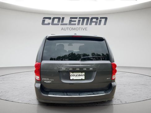 Used 2020 Dodge Grand Caravan SXT w/ Driver Convenience Group FWD image 4