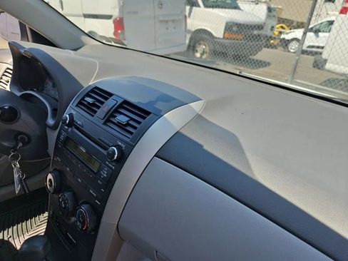 Used 2010 Toyota Corolla LE FWD image 7