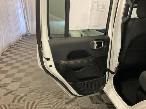 Used 2024 Jeep Wrangler Unlimited Sahara AWD/4WD image 22