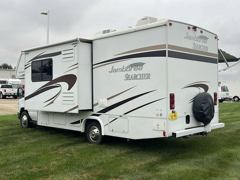 Used 2013 Ford E-450 and Econoline 450 Super Duty w/ Motorhome Prep Pkg image 7