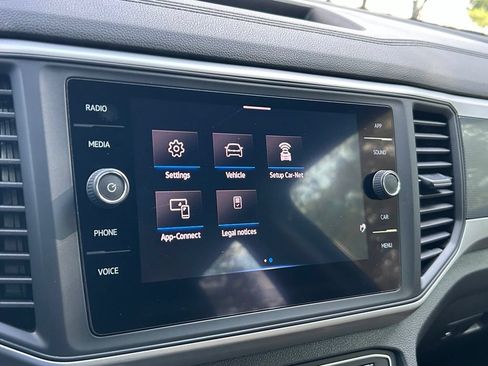 Certified 2021 Volkswagen Atlas Cross Sport SE AWD/4WD image 19