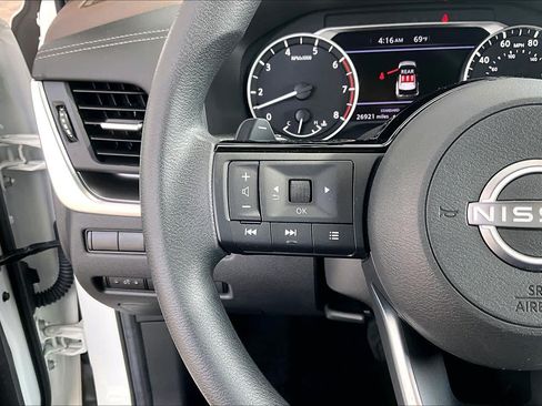 Certified 2023 Nissan Rogue SV FWD image 23