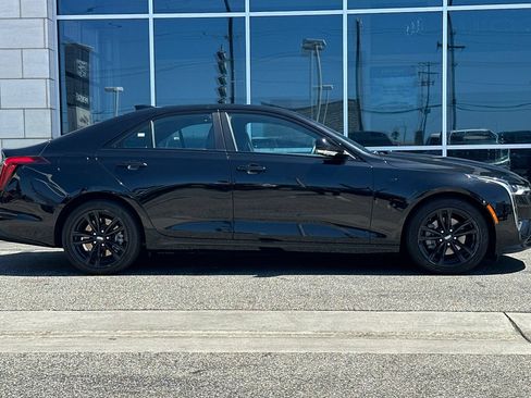 Used 2024 Cadillac CT4 Luxury RWD image 3
