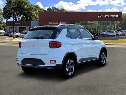 New 2026 Hyundai Venue SEL FWD image 7