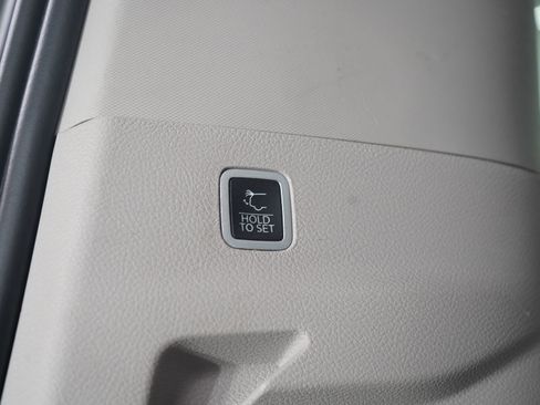 Used 2024 Jeep Wagoneer L Series II w/ Flexible Seating Group AWD/4WD image 13