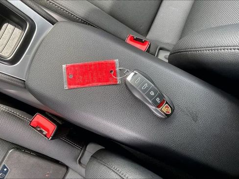 Used 2024 Porsche 718 Boxster image 12