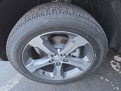 New 2026 Jeep Grand Cherokee Limited image 33