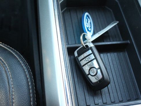 Used 2022 Ford F250 Lariat w/ Lariat Ultimate Package image 13