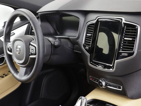 Used 2024 Volvo XC90 B6 Ultimate w/ Protection Package Premier AWD/4WD image 24