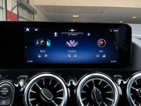 Used 2025 Mercedes-Benz GLA 250 image 33