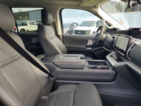 New 2025 Ford Expedition Active RWD image 35