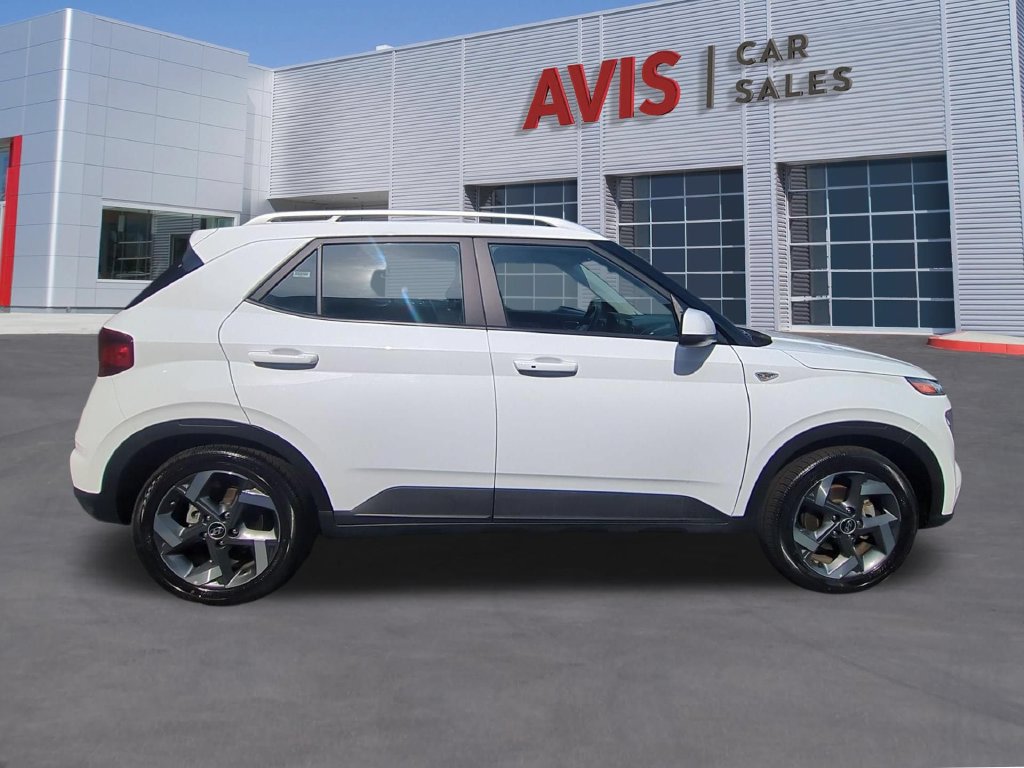 Used 2026 Hyundai Venue SEL FWD image 5