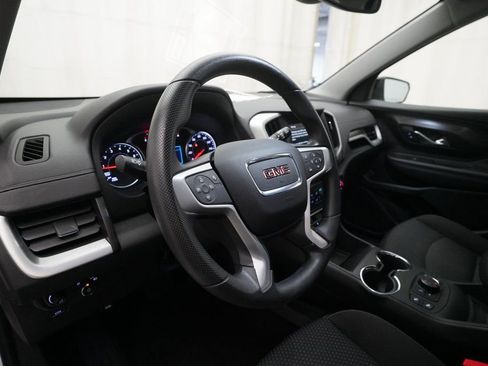 Used 2023 GMC Terrain SLE w/ Driver Convenience Package image 8