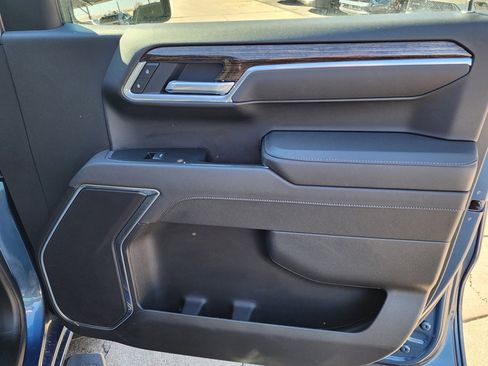 New 2026 GMC Sierra 1500 Elevation w/ LPO, Elevation Black Package image 36