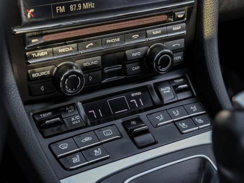 Used 2014 Porsche 911 Carrera image 25