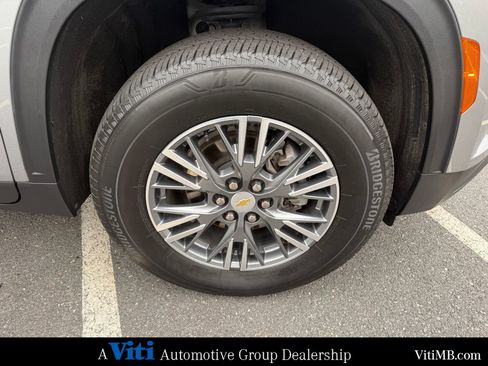 Used 2025 Chevrolet Traverse LT w/ Driver Confidence Package AWD/4WD image 15