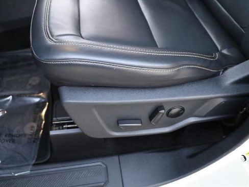 Used 2025 Ford Bronco Badlands image 18