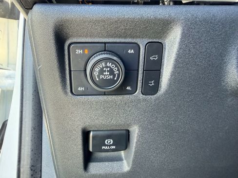 Used 2025 Ford Expedition Tremor AWD/4WD image 18