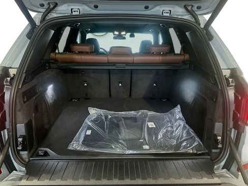Used 2026 BMW X5 xDrive40i w/ Executive Package image 21