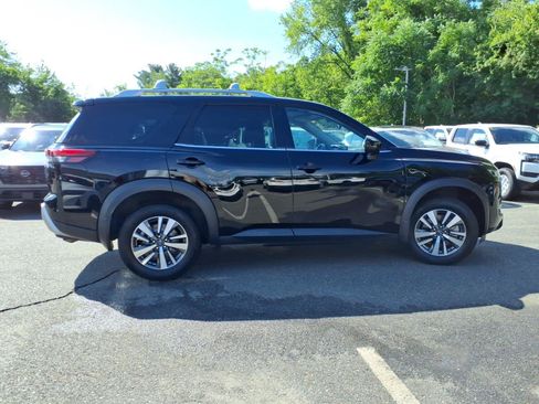 Certified 2024 Nissan Pathfinder SL AWD/4WD image 4