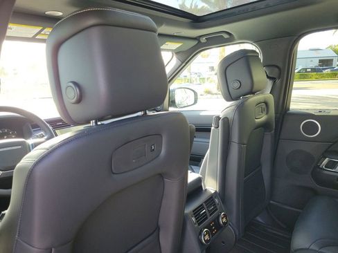 New 2025 Land Rover Discovery S AWD/4WD image 17