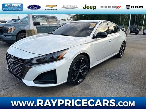Used 2023 Nissan Altima 2.0 SR FWD image 1
