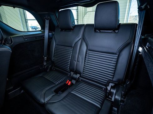 Used 2024 Land Rover Discovery Dynamic SE image 57