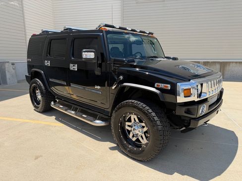 Used 2004 HUMMER H2 w/ Preferred Equipment Group AWD/4WD image 1