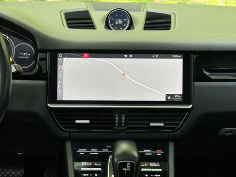 Used 2019 Porsche Cayenne w/ Premium Plus Package AWD/4WD image 7