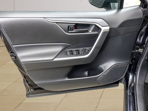 Used 2022 Toyota RAV4 LE AWD/4WD image 20