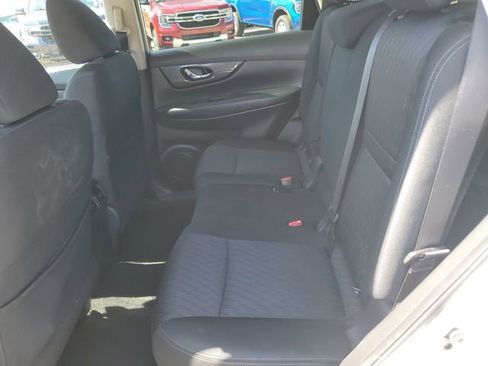 Used 2017 Nissan Rogue SV FWD image 25