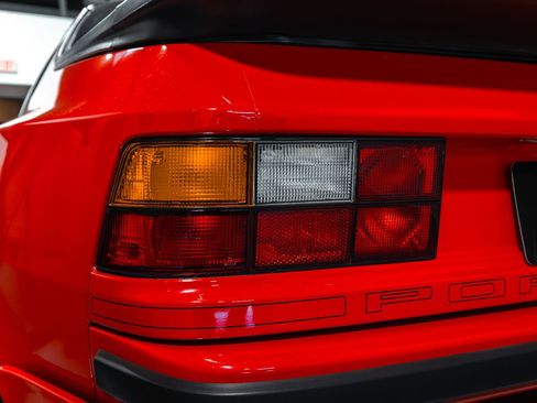 Used 1986 Porsche 944 Turbo image 19