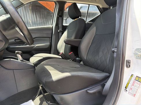 Used 2020 Nissan Kicks S FWD image 9