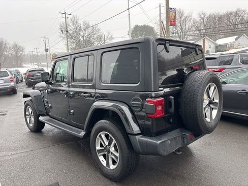 Used 2018 Jeep Wrangler Unlimited Sahara w/ Safety Group image 4