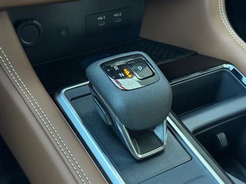 New 2026 Nissan Pathfinder Platinum image 24