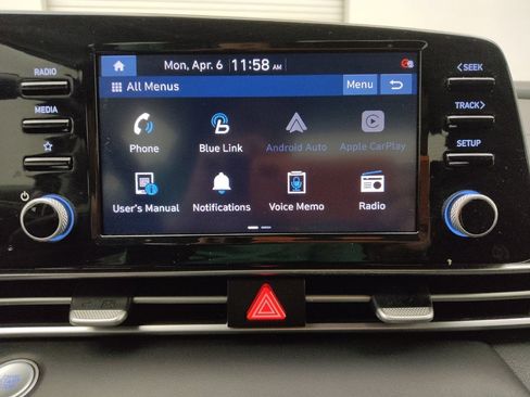 Used 2022 Hyundai Elantra SEL w/ Convenience Package FWD image 25