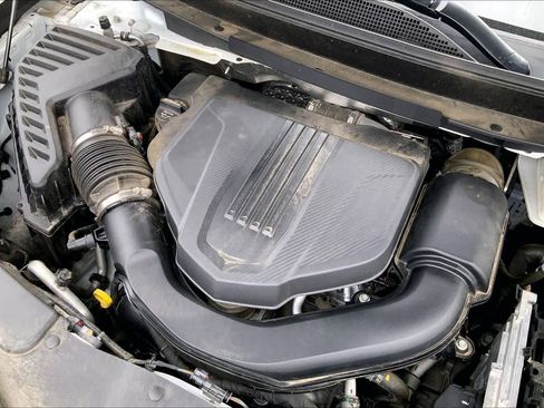 Used 2025 Chevrolet Traverse LT FWD image 34