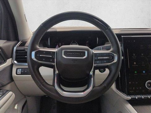 Used 2025 GMC Acadia Denali w/ Super Cruise Package FWD image 15
