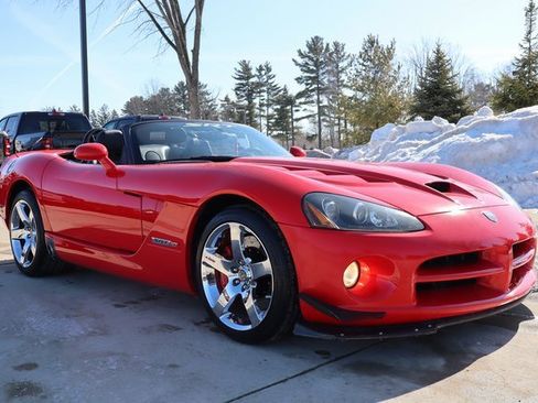 Used 2005 Dodge Viper SRT-10 image 3