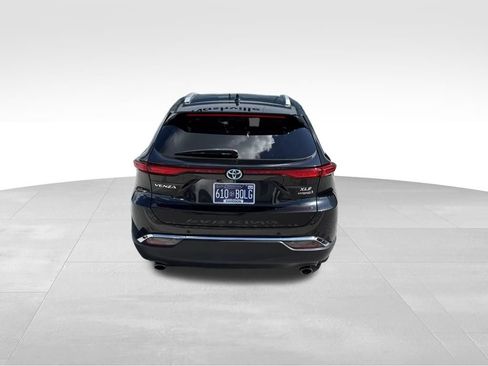 Used 2022 Toyota Venza XLE AWD/4WD image 14