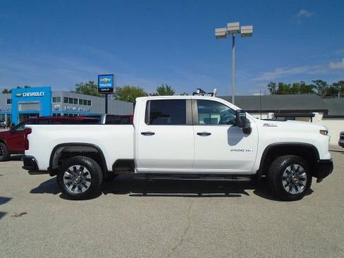 Certified 2024 Chevrolet Silverado 2500 Custom w/ Custom Value Package AWD/4WD image 5
