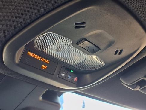 Used 2024 Chevrolet Trax RS FWD image 11