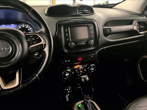 Used 2017 Jeep Renegade Trailhawk image 6